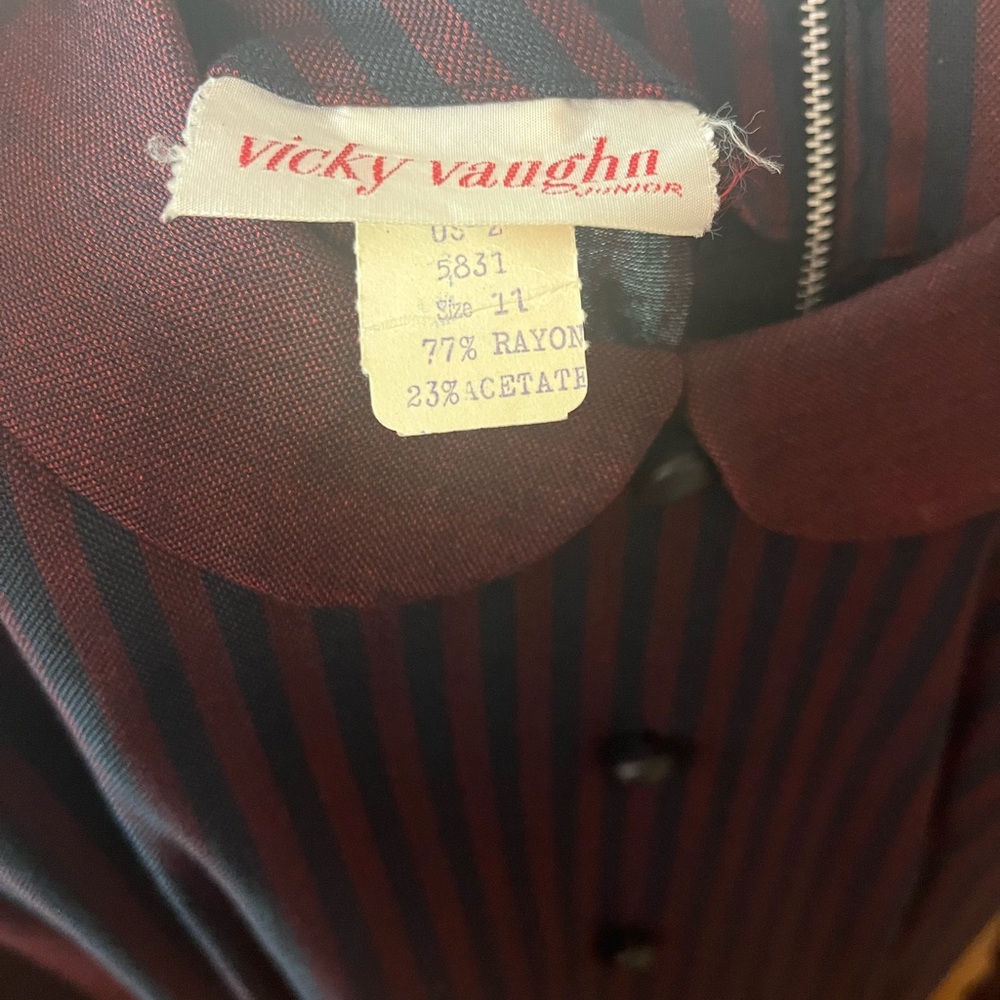 Vintage 60s Vicky Vaughn Junior Burgundy & Black Stripe Mod Dress Size 11 Tagged - Picture 4 of 9